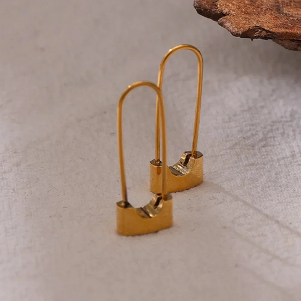 ^NEW 18K Gold Plated Lock Pin Hoop Earrings